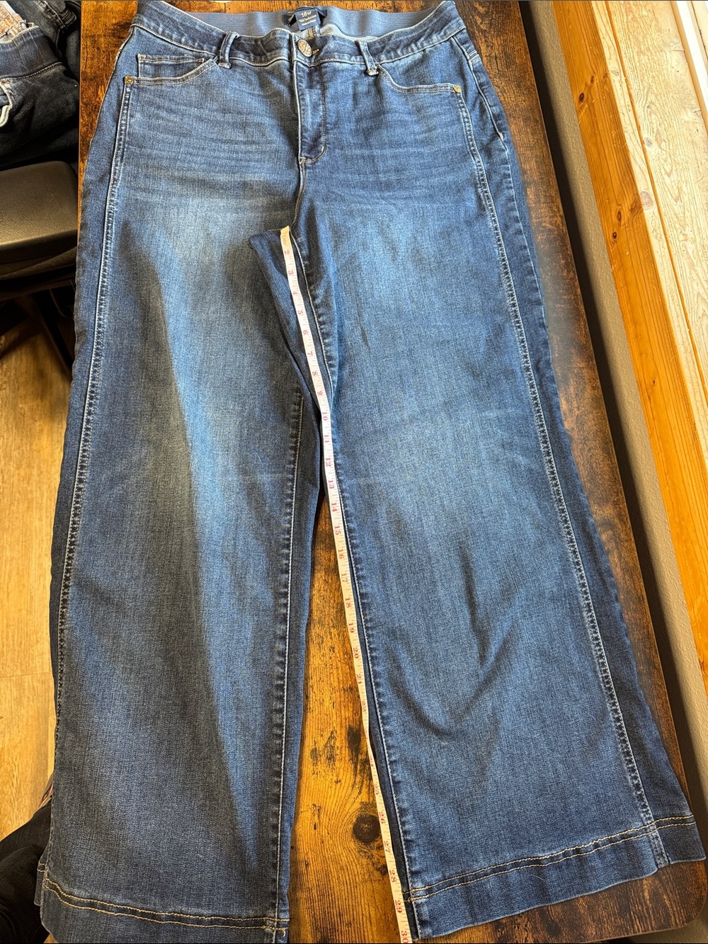 Democracy Women’s Wide Leg Jeans in Medium Blue Denim